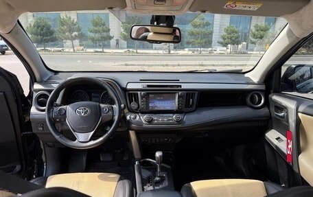Toyota RAV4, 2018 год, 1 650 000 рублей, 8 фотография