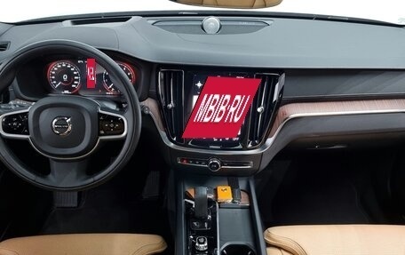 Volvo V60 Cross Country II, 2021 год, 3 706 000 рублей, 6 фотография