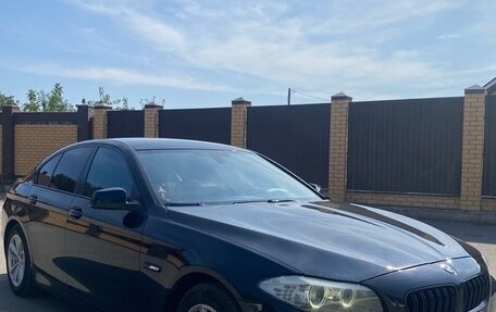 BMW 5 серия, 2013 год, 2 300 000 рублей, 2 фотография