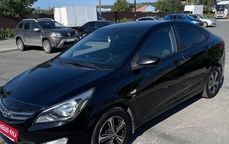 Hyundai Solaris II рестайлинг, 2015 год, 1 200 000 рублей, 4 фотография