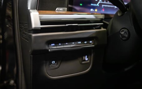 Cadillac Escalade V, 2025 год, 23 500 000 рублей, 21 фотография