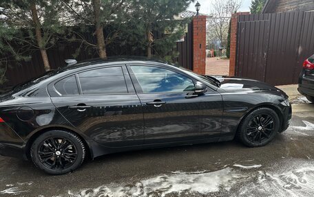 Jaguar XE I рестайлинг, 2017 год, 2 050 000 рублей, 5 фотография