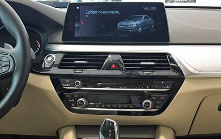 BMW 5 серия, 2018 год, 3 050 000 рублей, 15 фотография