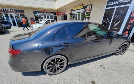 Mercedes-Benz E-Класс, 2016 год, 3 000 000 рублей, 4 фотография