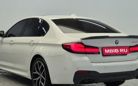 BMW 5 серия, 2022 год, 3 350 000 рублей, 2 фотография