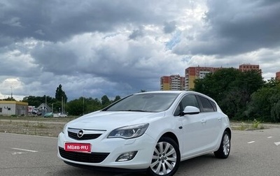 Opel Astra J, 2011 год, 700 000 рублей, 1 фотография