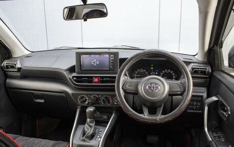 Toyota Raize I, 2021 год, 1 620 000 рублей, 6 фотография