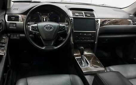 Toyota Camry, 2017 год, 2 150 000 рублей, 6 фотография