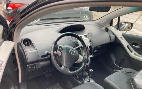 Toyota Yaris III рестайлинг, 2008 год, 480 000 рублей, 11 фотография
