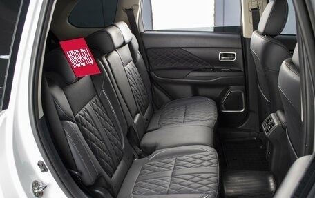 Mitsubishi Outlander III рестайлинг 3, 2022 год, 4 095 000 рублей, 7 фотография