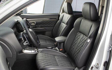 Mitsubishi Outlander III рестайлинг 3, 2022 год, 4 095 000 рублей, 10 фотография