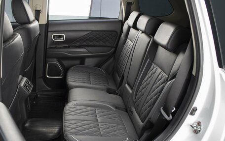 Mitsubishi Outlander III рестайлинг 3, 2022 год, 4 095 000 рублей, 9 фотография