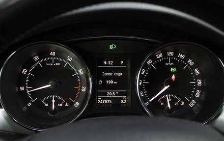 Skoda Superb III рестайлинг, 2012 год, 1 270 000 рублей, 13 фотография