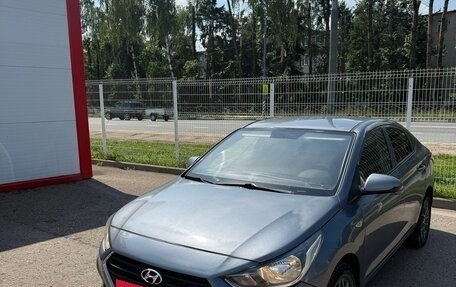 Hyundai Solaris II рестайлинг, 2018 год, 790 000 рублей, 3 фотография