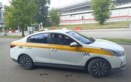 KIA Rio IV, 2018 год, 950 000 рублей, 2 фотография