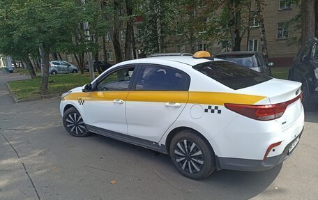 KIA Rio IV, 2018 год, 950 000 рублей, 5 фотография
