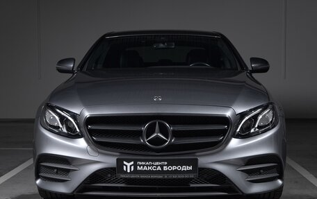 Mercedes-Benz E-Класс, 2018 год, 3 490 000 рублей, 4 фотография