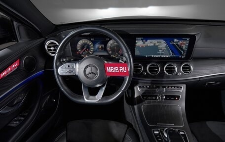 Mercedes-Benz E-Класс, 2018 год, 3 490 000 рублей, 12 фотография