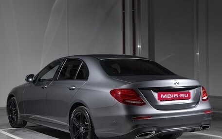 Mercedes-Benz E-Класс, 2018 год, 3 490 000 рублей, 8 фотография