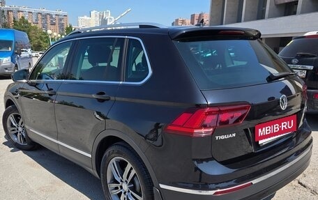 Volkswagen Tiguan II, 2017 год, 2 800 000 рублей, 3 фотография