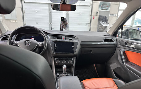 Volkswagen Tiguan II, 2017 год, 2 800 000 рублей, 19 фотография