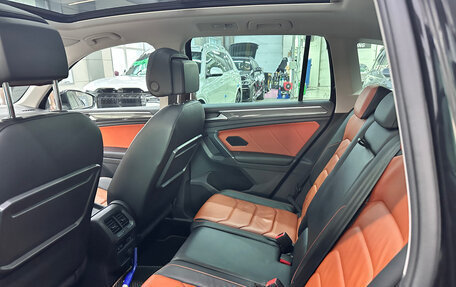 Volkswagen Tiguan II, 2017 год, 2 800 000 рублей, 18 фотография