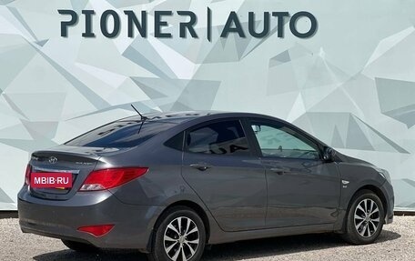 Hyundai Solaris II рестайлинг, 2015 год, 1 100 000 рублей, 4 фотография