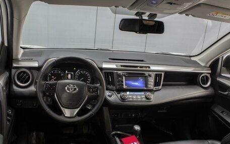 Toyota RAV4, 2016 год, 2 470 000 рублей, 6 фотография