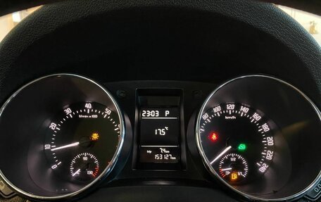 Skoda Yeti I рестайлинг, 2015 год, 1 315 000 рублей, 11 фотография