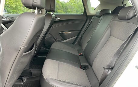 Opel Astra J, 2011 год, 700 000 рублей, 9 фотография