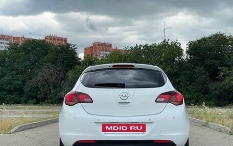 Opel Astra J, 2011 год, 700 000 рублей, 3 фотография