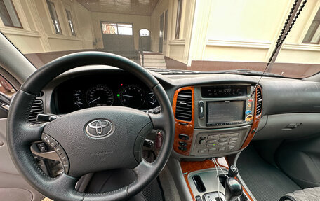 Toyota Land Cruiser 100 рестайлинг 2, 2006 год, 2 980 000 рублей, 5 фотография