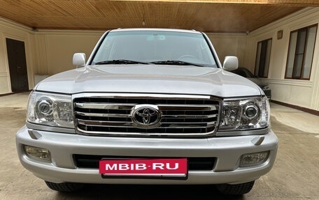 Toyota Land Cruiser 100 рестайлинг 2, 2006 год, 2 980 000 рублей, 4 фотография