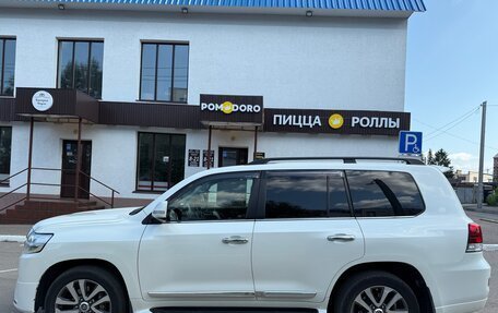 Toyota Land Cruiser 200, 2017 год, 7 200 000 рублей, 2 фотография