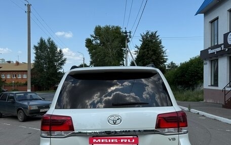 Toyota Land Cruiser 200, 2017 год, 7 200 000 рублей, 4 фотография