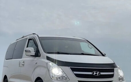 Hyundai Grand Starex Grand Starex I рестайлинг 2, 2010 год, 1 800 000 рублей, 3 фотография