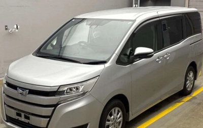Toyota Noah III, 2021 год, 2 000 000 рублей, 1 фотография