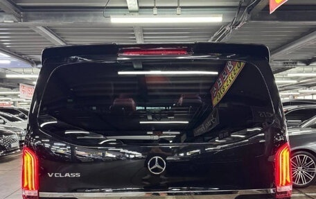 Mercedes-Benz V-Класс, 2018 год, 4 041 000 рублей, 2 фотография