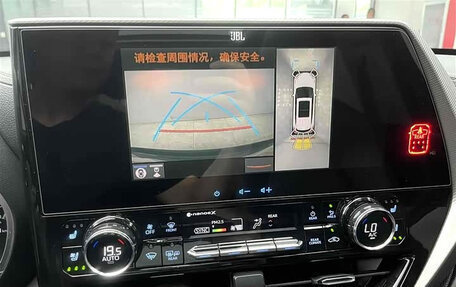 Toyota Highlander, 2022 год, 4 450 800 рублей, 8 фотография