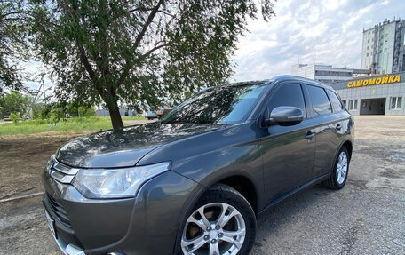 Mitsubishi Outlander III рестайлинг 3, 2014 год, 1 750 000 рублей, 6 фотография