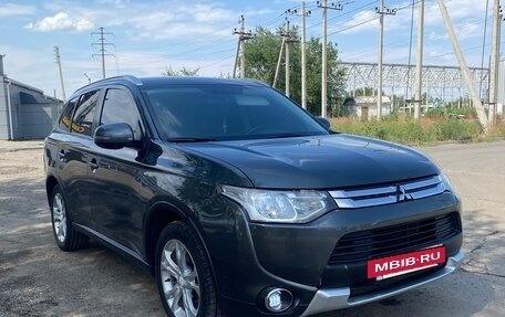 Mitsubishi Outlander III рестайлинг 3, 2014 год, 1 750 000 рублей, 5 фотография