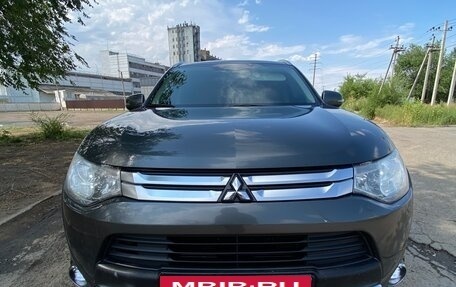 Mitsubishi Outlander III рестайлинг 3, 2014 год, 1 750 000 рублей, 8 фотография