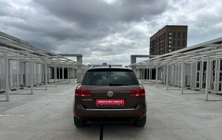 Volkswagen Touareg III, 2011 год, 2 800 000 рублей, 4 фотография