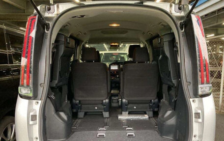 Toyota Noah III, 2021 год, 2 000 000 рублей, 11 фотография