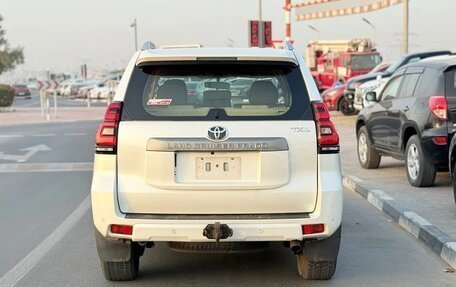 Toyota Land Cruiser Prado 150 рестайлинг 2, 2021 год, 5 275 000 рублей, 5 фотография