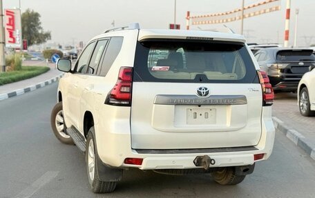 Toyota Land Cruiser Prado 150 рестайлинг 2, 2021 год, 5 275 000 рублей, 4 фотография
