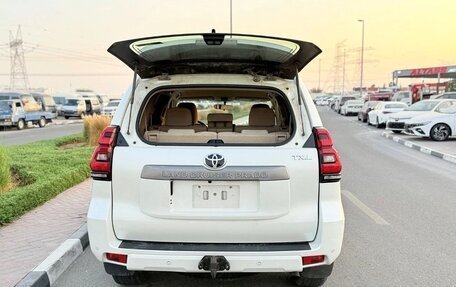 Toyota Land Cruiser Prado 150 рестайлинг 2, 2021 год, 5 275 000 рублей, 7 фотография