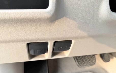 Toyota Land Cruiser Prado 150 рестайлинг 2, 2021 год, 5 275 000 рублей, 19 фотография