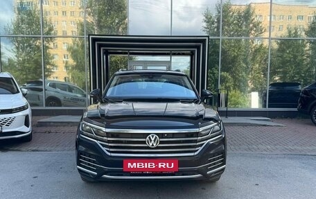 Volkswagen Touareg III, 2019 год, 4 199 000 рублей, 2 фотография
