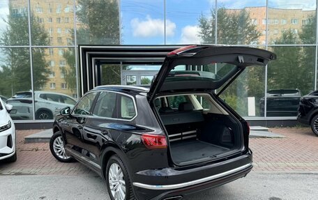 Volkswagen Touareg III, 2019 год, 4 199 000 рублей, 6 фотография